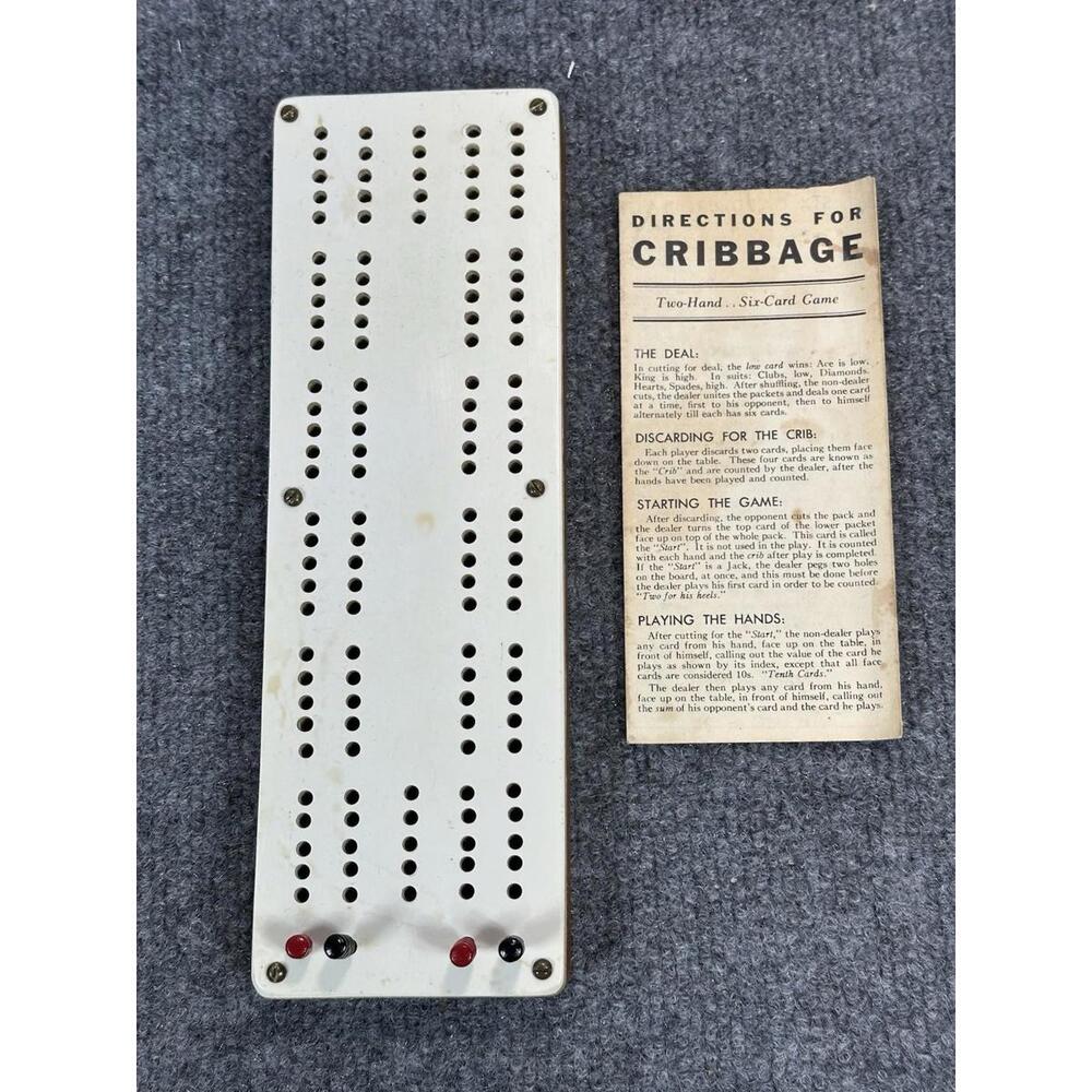 RARE VINTAGE PLASTIC AND WOOD CRIBBAGE GAME BOARD  WOOD PIECES‎ MILTON BRADLEY